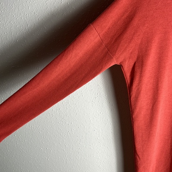 Lulus dusty rose zip to my Lou top size Small gold zip back high low - Picture 7 of 11